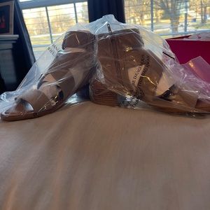 Beach days double buckle strappy sandals